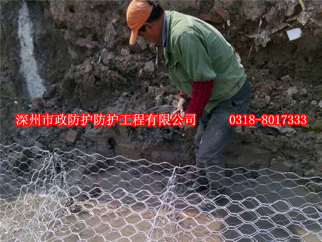格賓網(wǎng)洪河堤整治在瀼渡河，質(zhì)量保十年